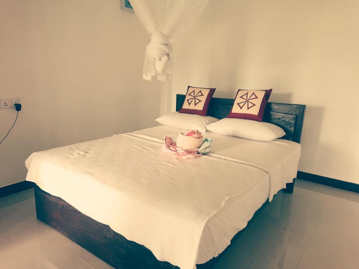 Dulmini Homestay エッラ エクステリア 写真
