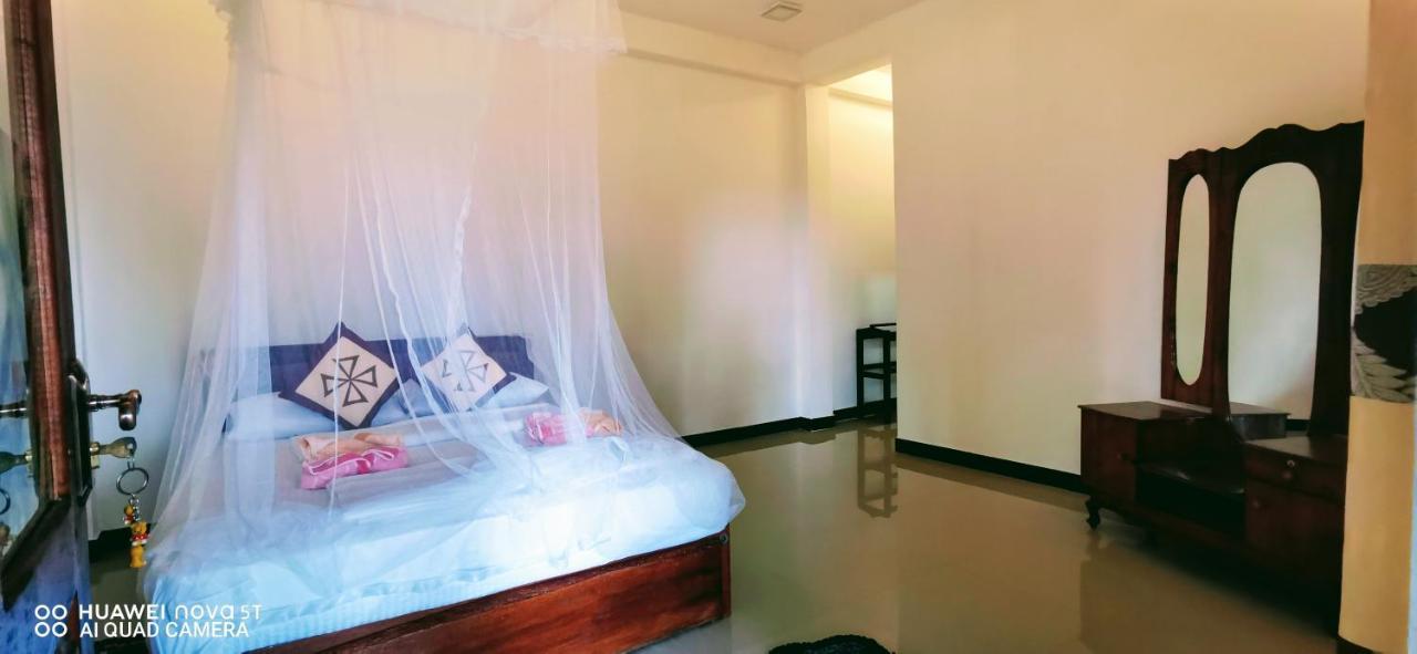 Dulmini Homestay エッラ エクステリア 写真